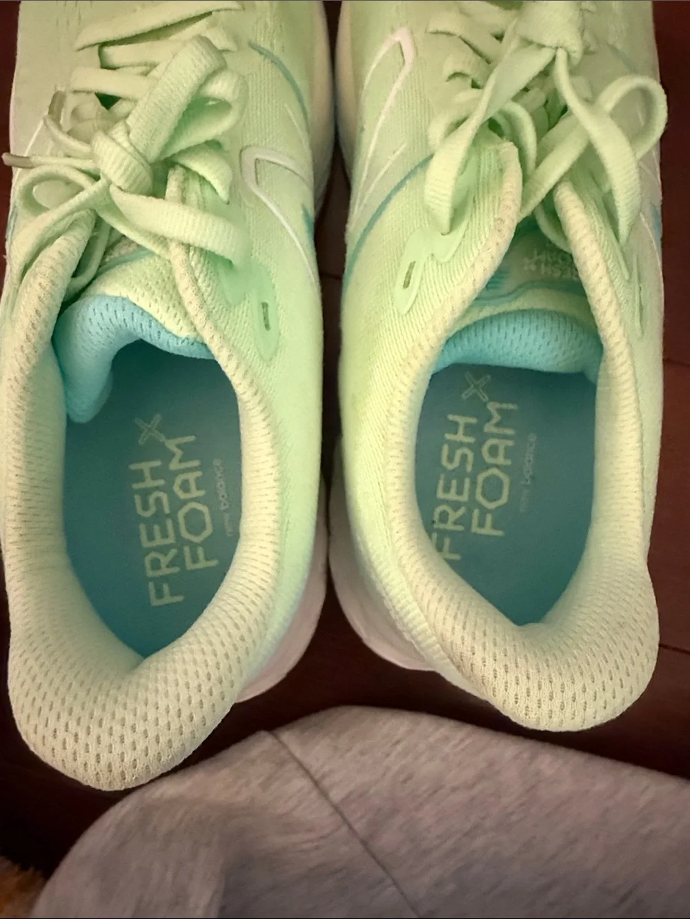New Balance Women's Pale Green Athletic Sneakers NWOT